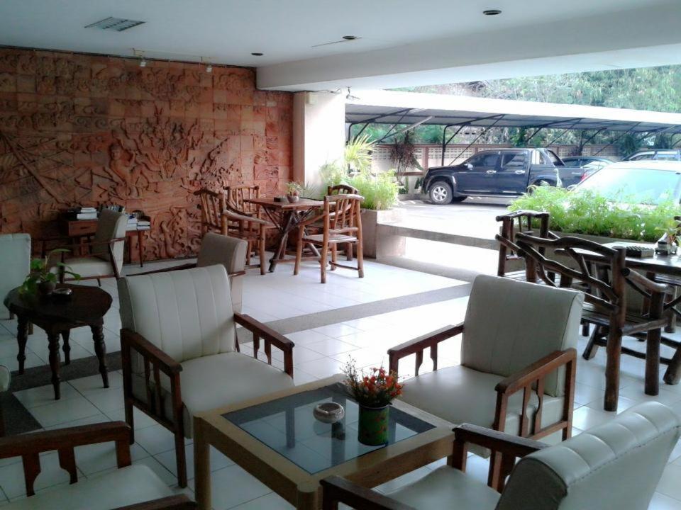 M In Korat Service Apartment Накхонратчасима Экстерьер фото