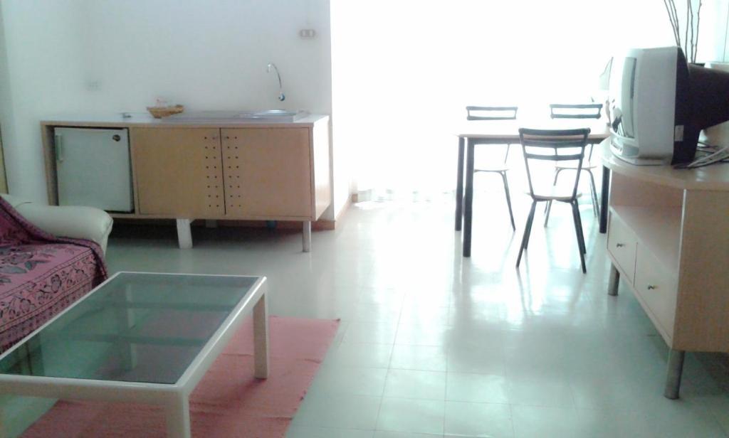 M In Korat Service Apartment Накхонратчасима Номер фото