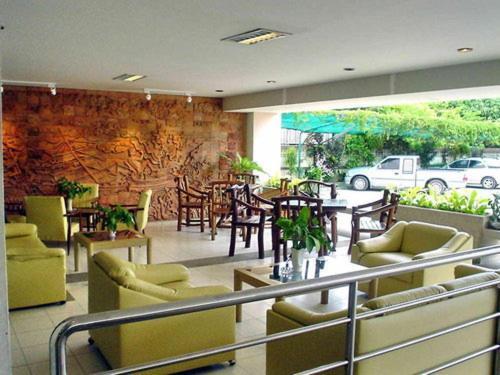 M In Korat Service Apartment Накхонратчасима Экстерьер фото