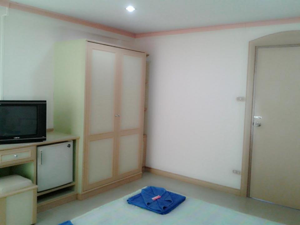 M In Korat Service Apartment Накхонратчасима Экстерьер фото