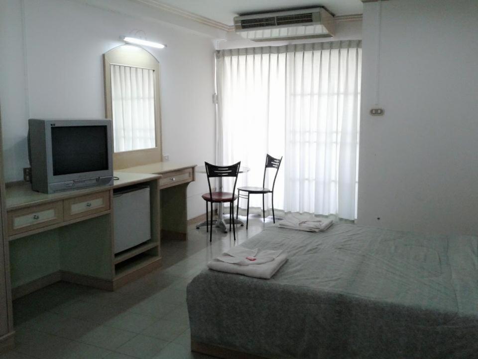 M In Korat Service Apartment Накхонратчасима Экстерьер фото