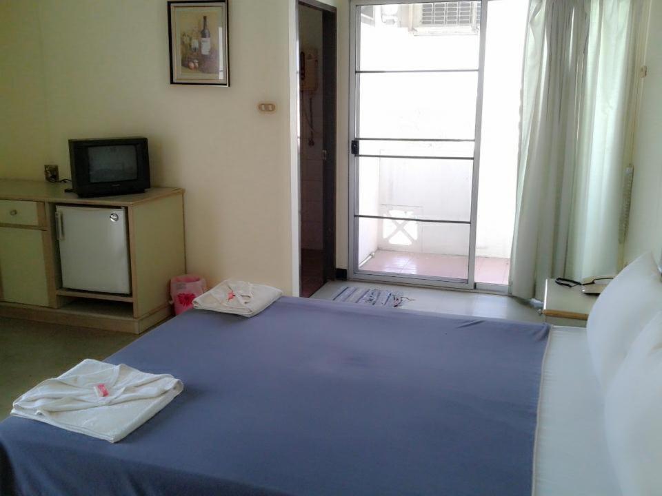 M In Korat Service Apartment Накхонратчасима Экстерьер фото
