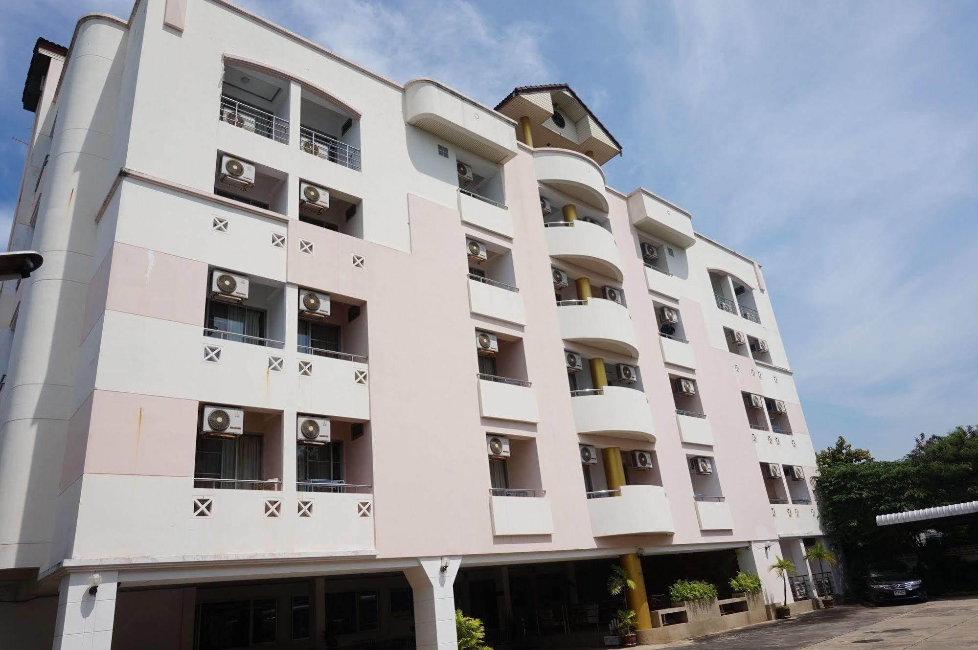 M In Korat Service Apartment Накхонратчасима Экстерьер фото
