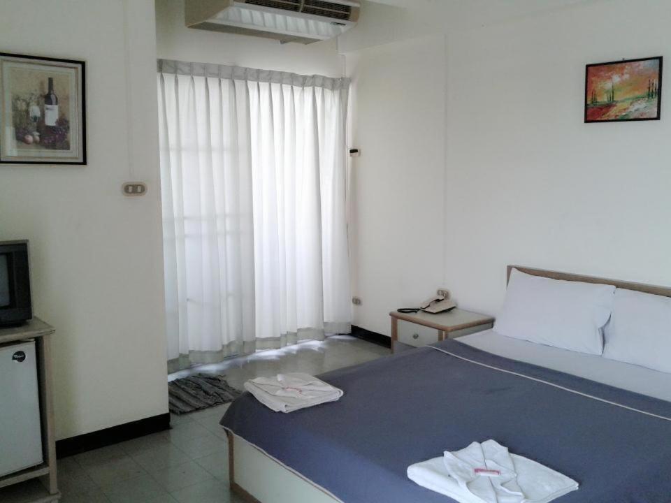 M In Korat Service Apartment Накхонратчасима Экстерьер фото